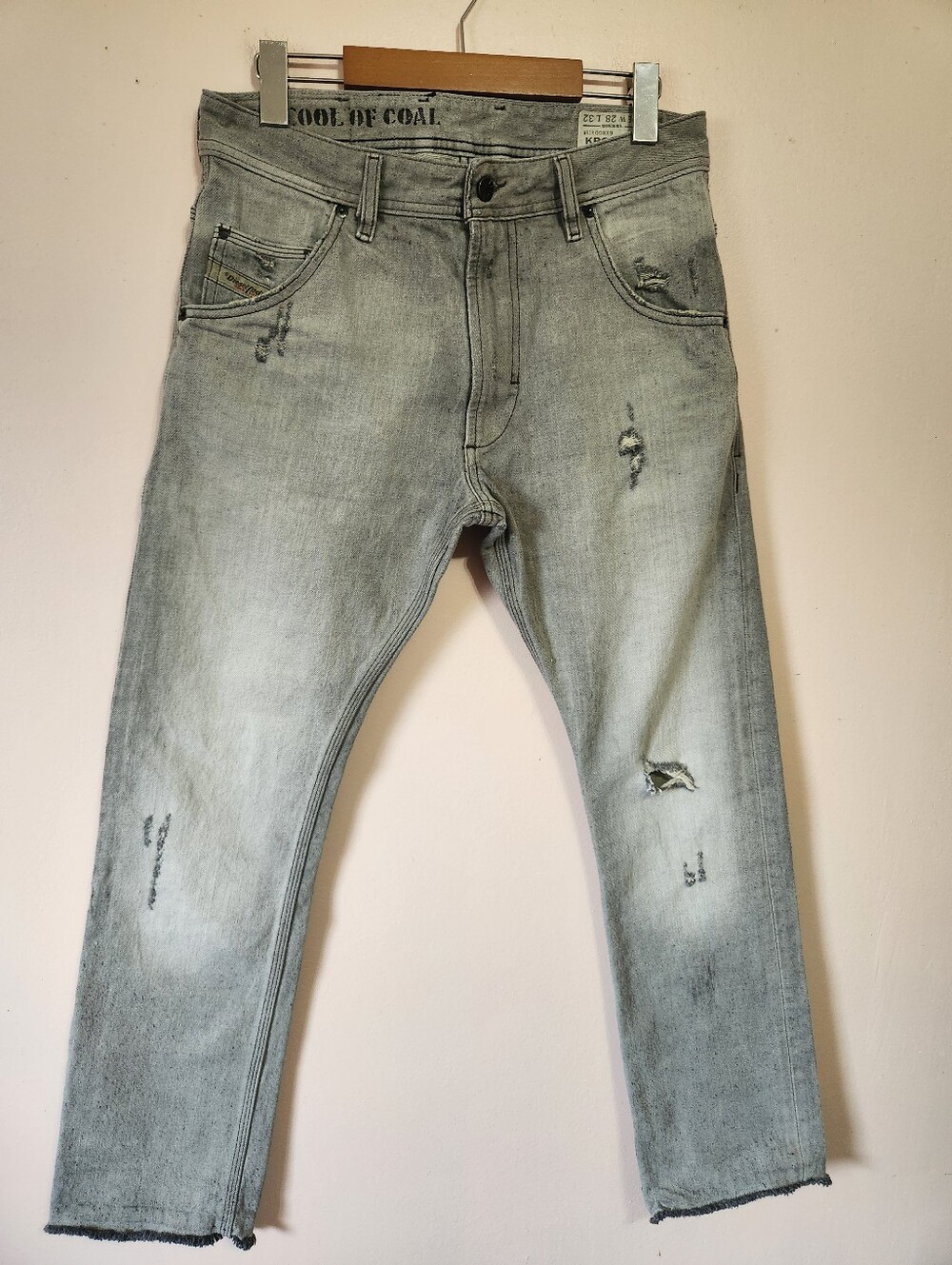 Diesel Krooley Reg Slim Carrot Grey Distressed Jeans W28 L32 "The Cool Of Coal"